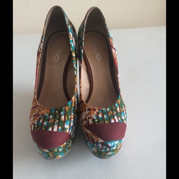Aldo Tribal Print Wedges Size 37 🔴CLEARANCE 🔴 - Picture 2 of 4